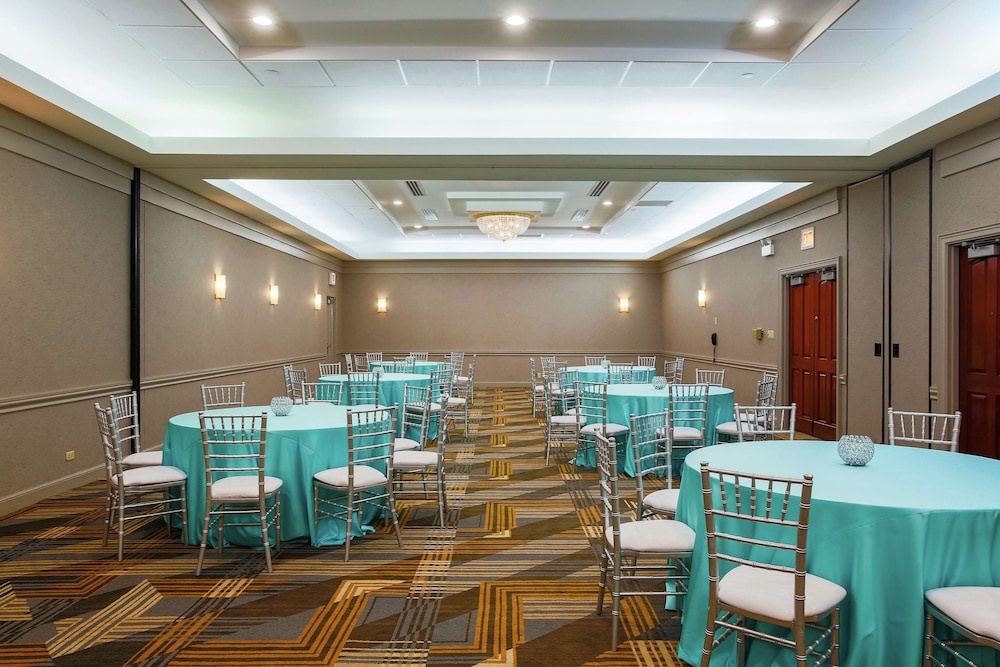 Hilton Chicago Oak Lawn - photo 48