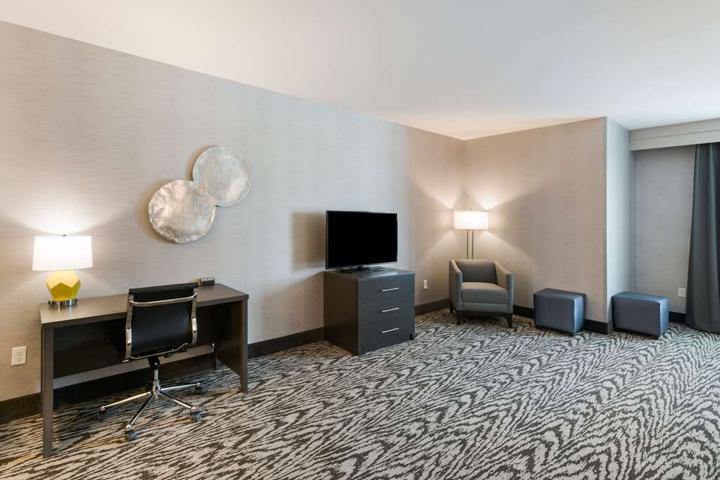 Comfort Suites Kennewick At Southri - photo 49