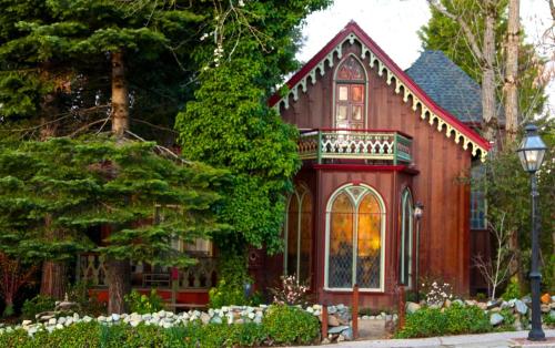 Two Room Inn - carbon neutral hotel in Nevada