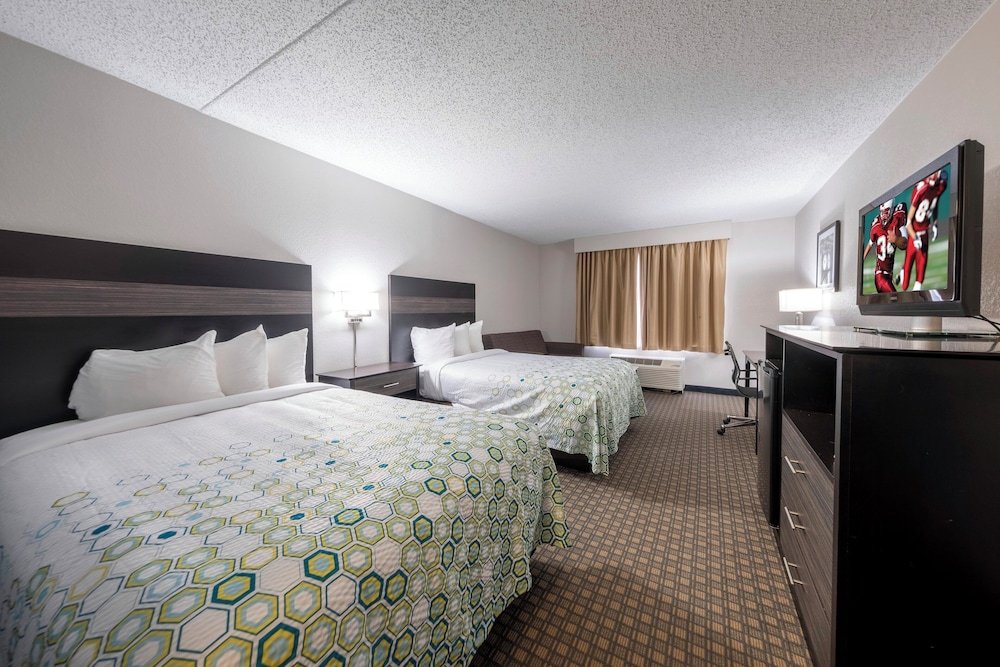 HomeTown Inn by Red Roof East Syracuse - photo 17
