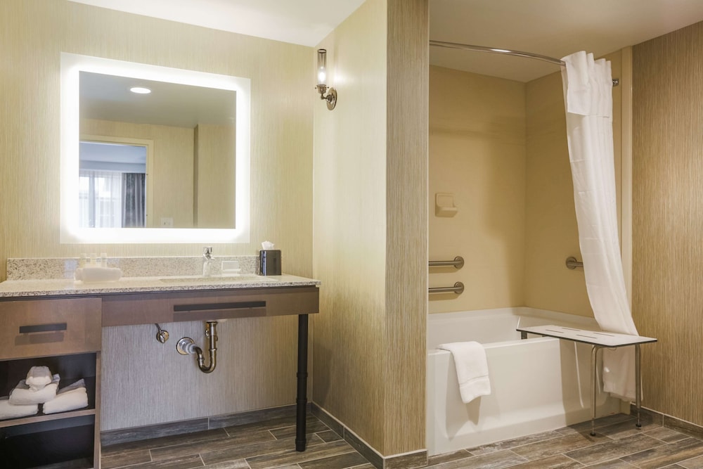 Homewood Suites by Hilton Charleston Historic District - photo 27