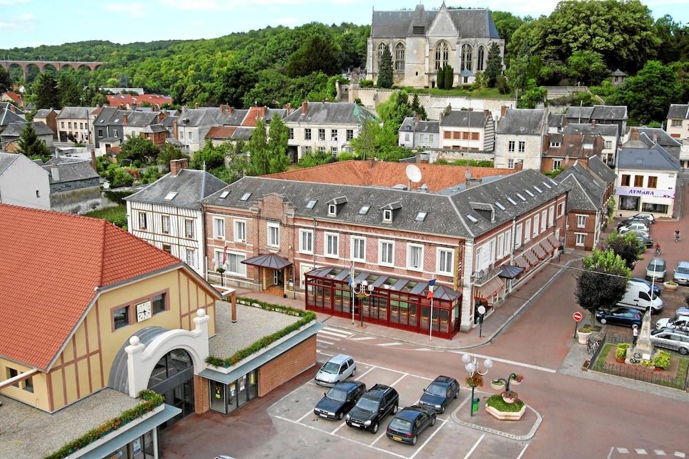 Hotel Restaurant Le Cardinal — Poix Du Nord