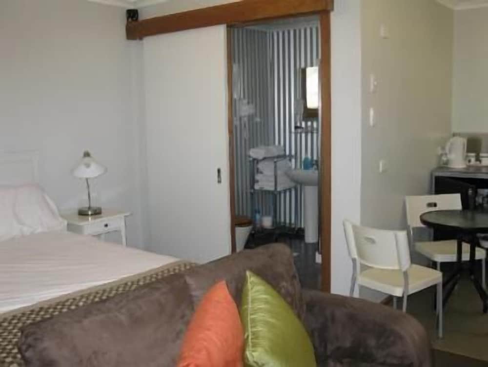 Stone Hut Cottage — Port Pirie — photo 2