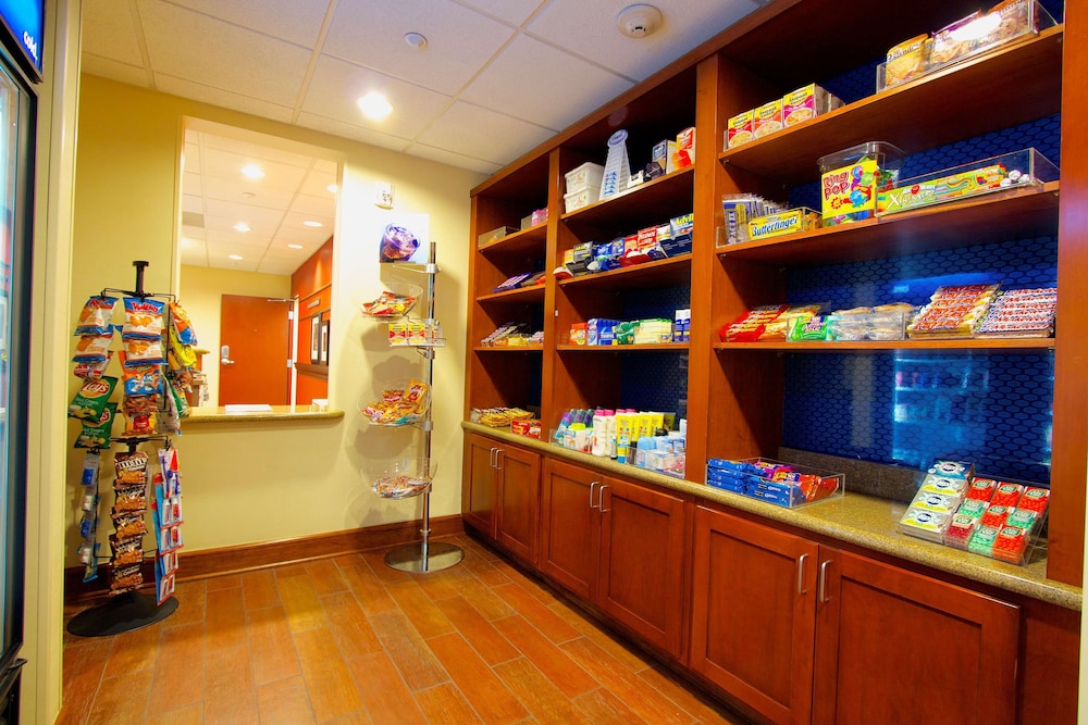 Hampton Inn & Suites by Hilton Tomball Houston NW - photo 36