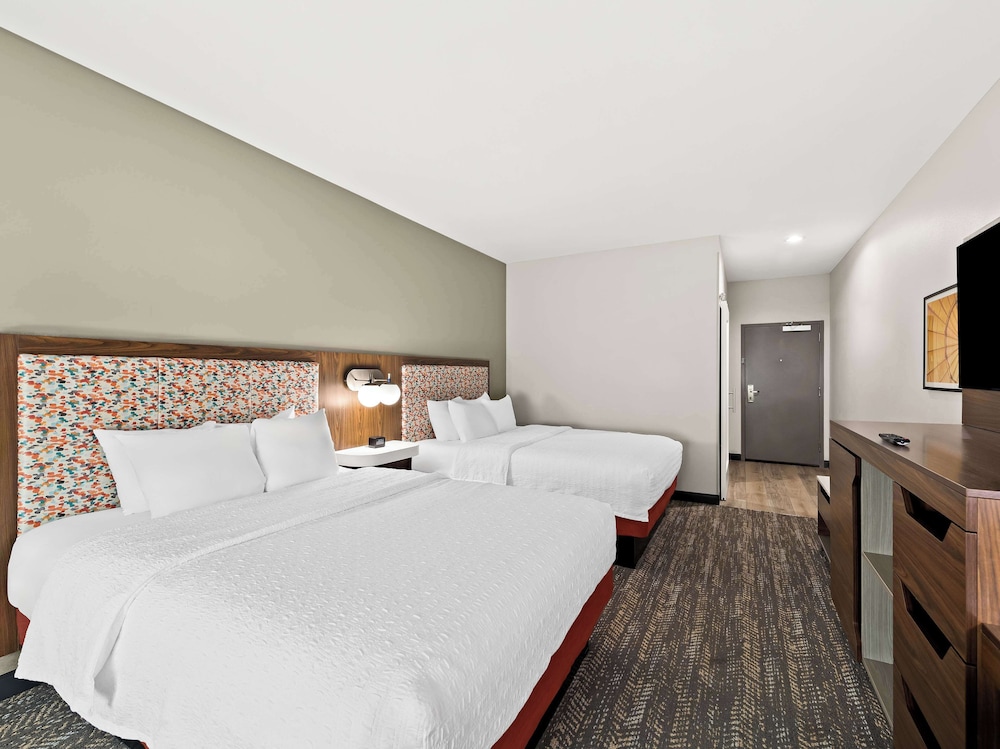 Hampton Inn Longview - photo 6