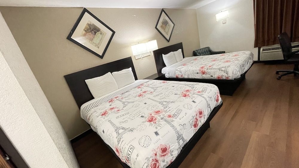 Pinckeyville Inn and Suites - photo 11