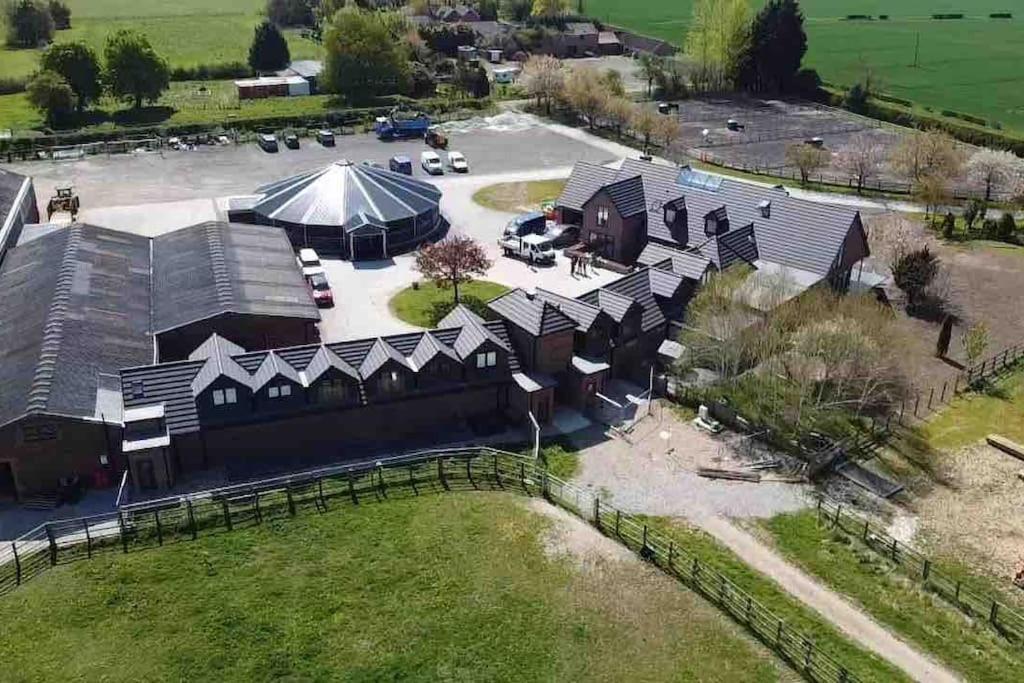 Appaloosa suite with amazing views of stud farm. — 4-Star Luxury Hotel in Driffield, United Kingdom