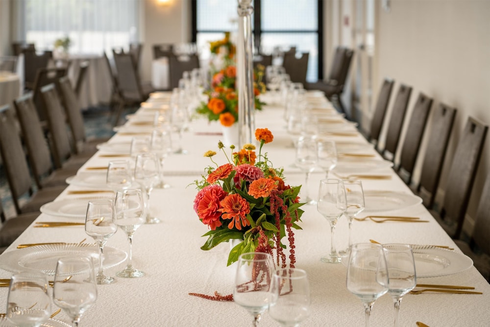 DoubleTree by Hilton Fairfield Hotel & Suites - photo 61