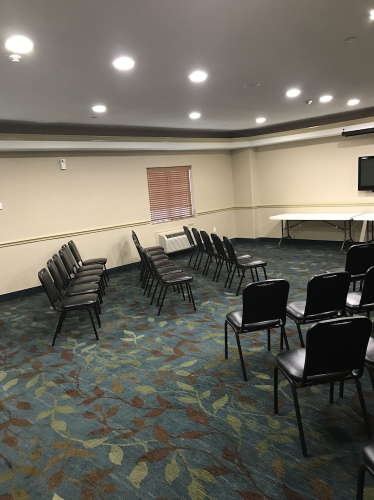 Candlewood Suites La Porte by IHG - photo 22