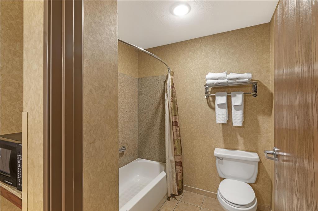 Best Western Plus Kelly Inn & Suites - photo 28