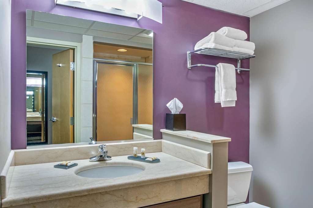 La Quinta Inn by Wyndham Radford - photo 13