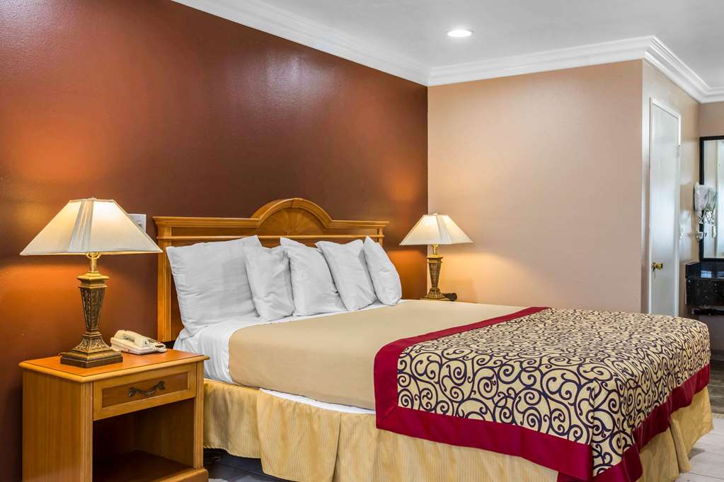 Rodeway Inn Cypress Buena Park - photo 24