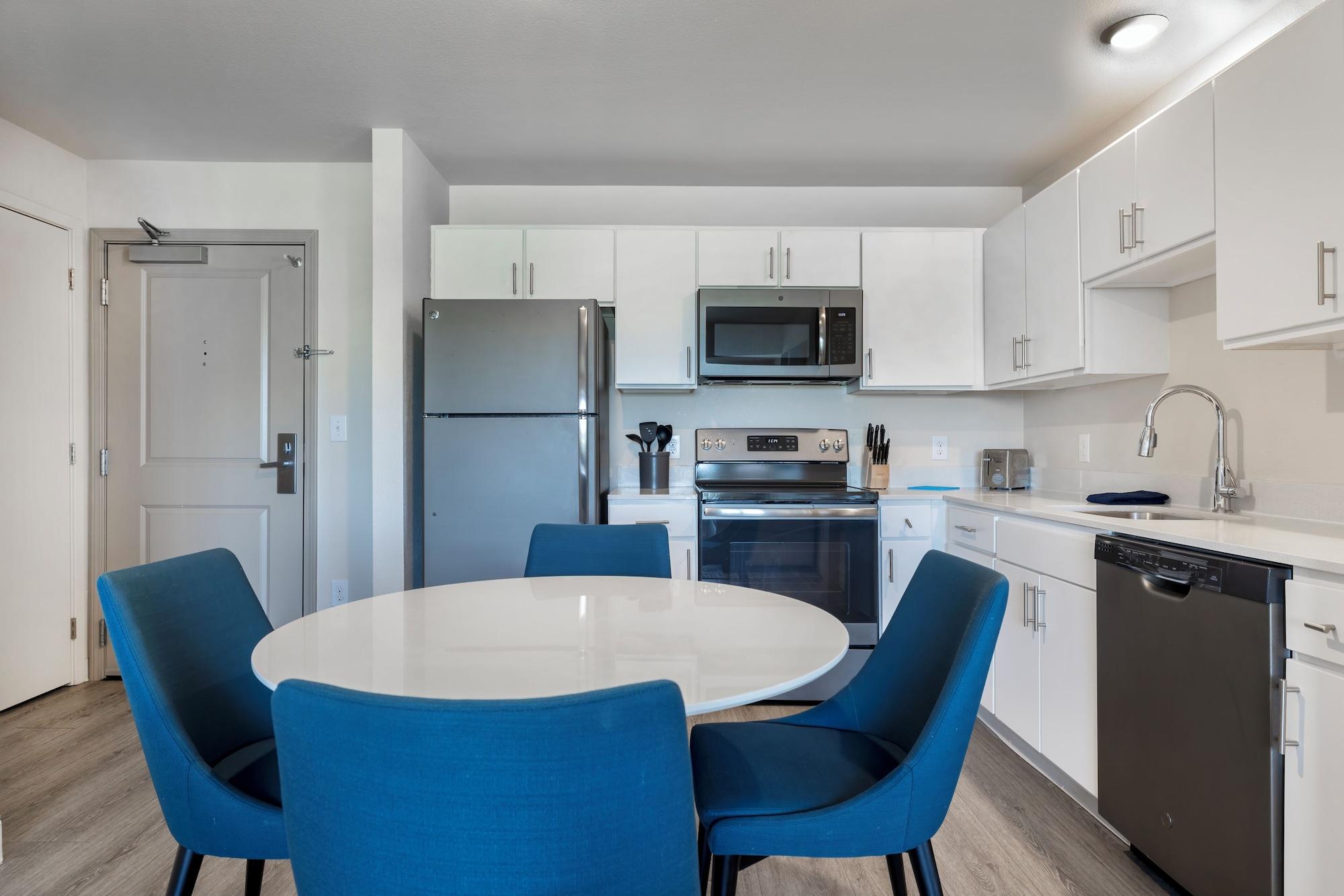 Soka Suites Dallas Las Colinas - photo 19