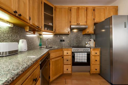 View Port Apartments