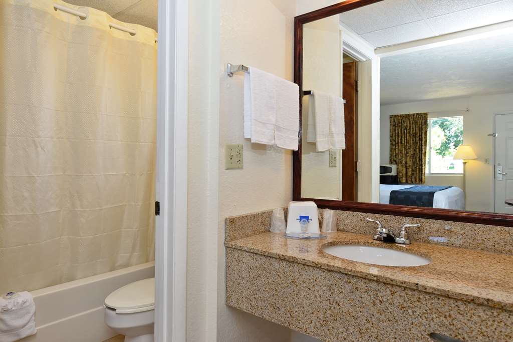 Americas Best Value Inn Bradenton Sarasota - photo 8