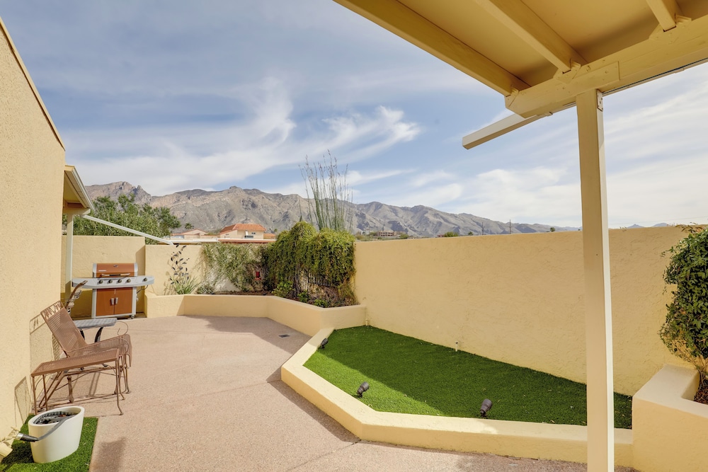 Tucson Townhome with Private Patio and Mtn Views — 4-Star Luxury Hotel in Tucson, United States