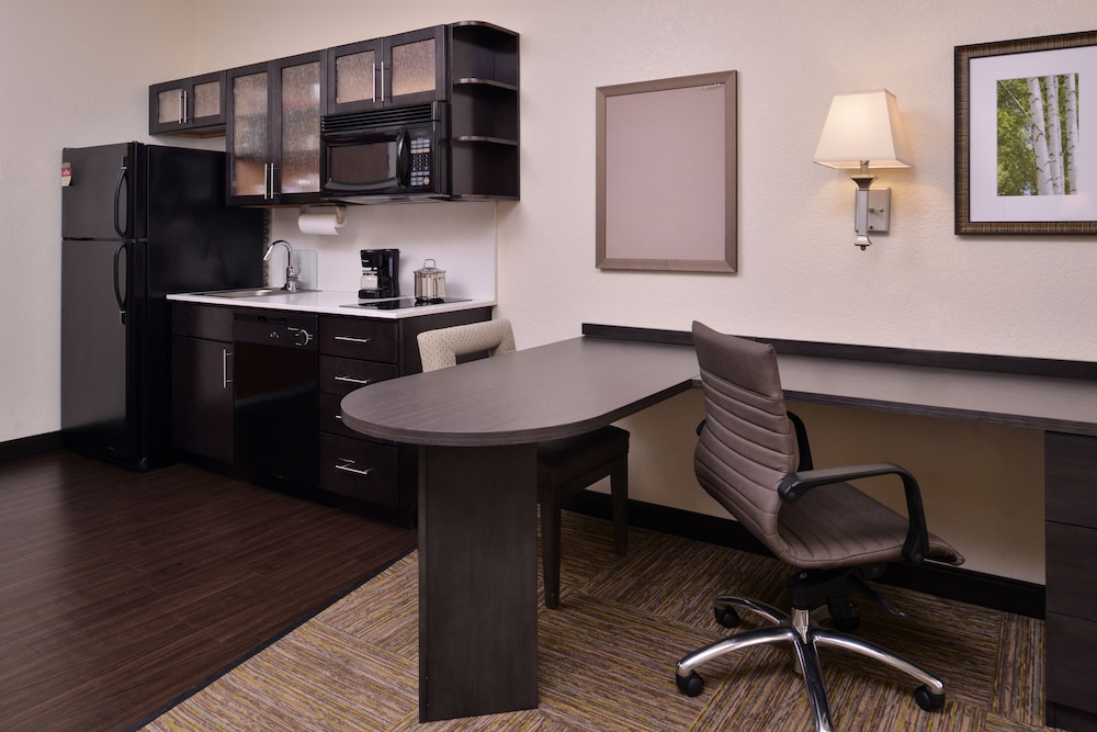 Candlewood Suites Terre Haute by IHG - photo 14
