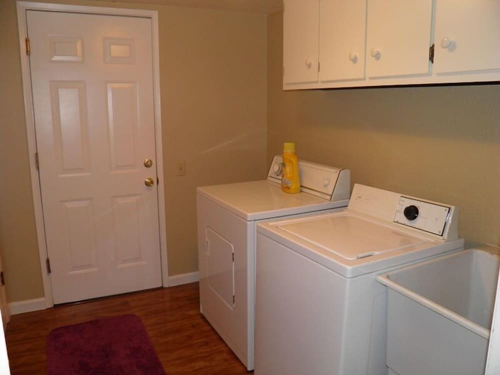 3832 Regina Rd. - photo 22