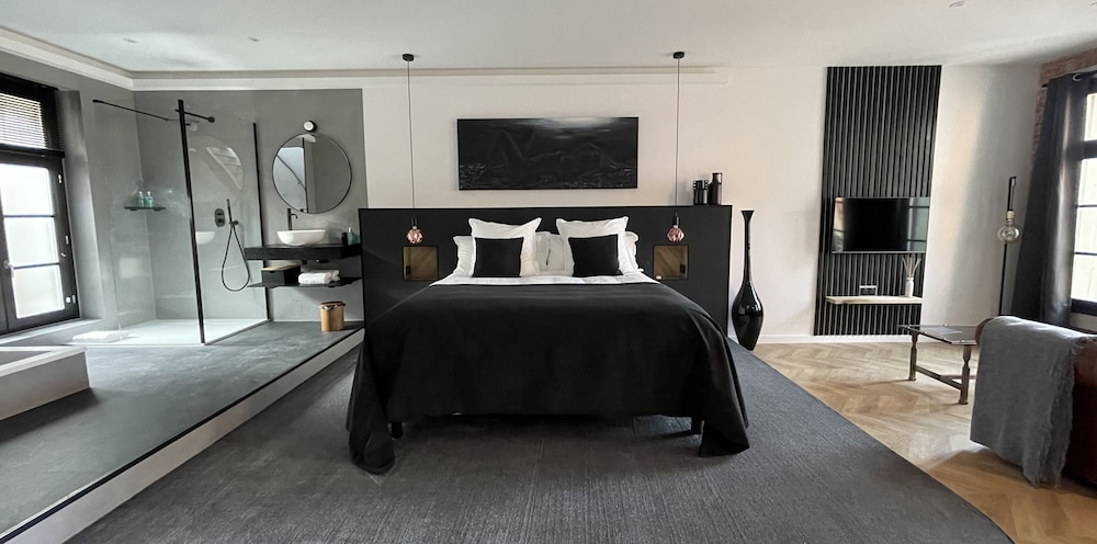 Ennéa Jacuzzi & Luxury Suites — Perpignan — photo 4