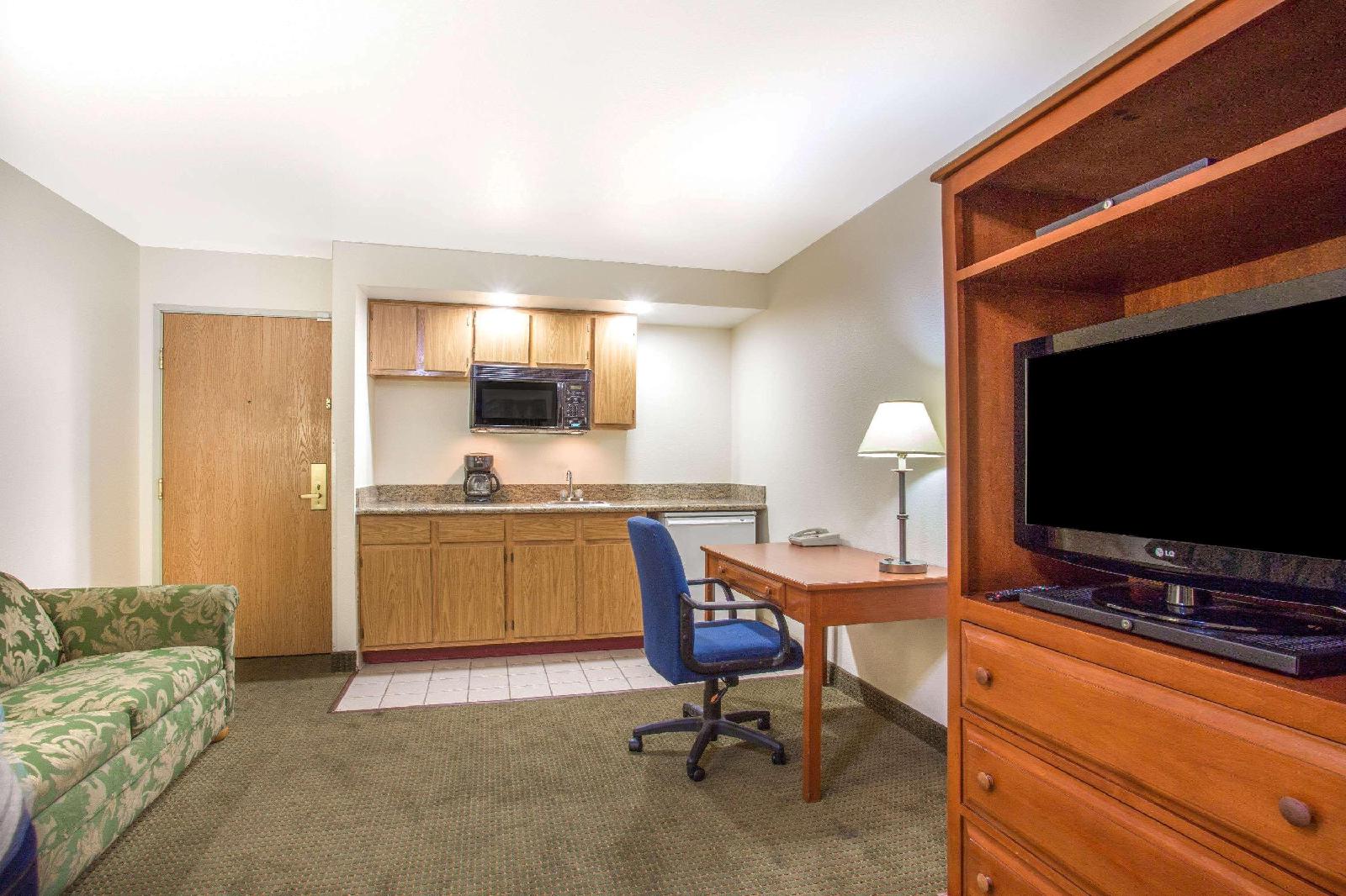 Hawthorn Suites by Wyndham Tempe - photo 8