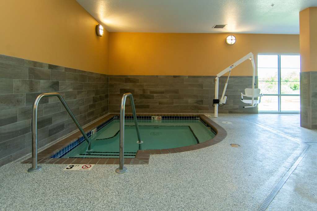 Little Crow Hotel & Conference Trademark by Wyndham - photo 5