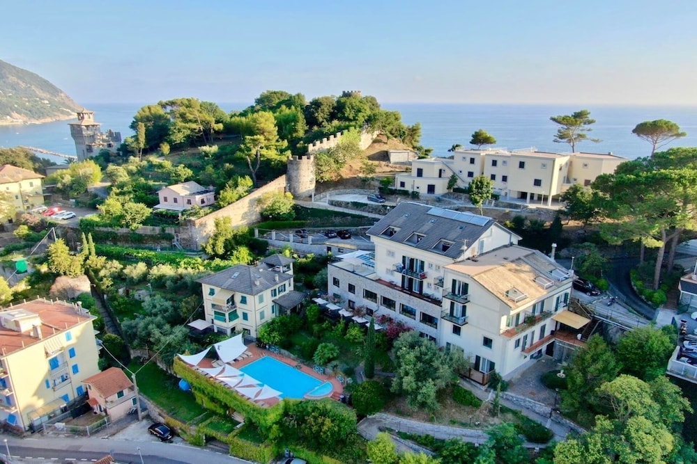 Hotel Villa Edera & La Torretta - carbon neutral hotel in Moneglia