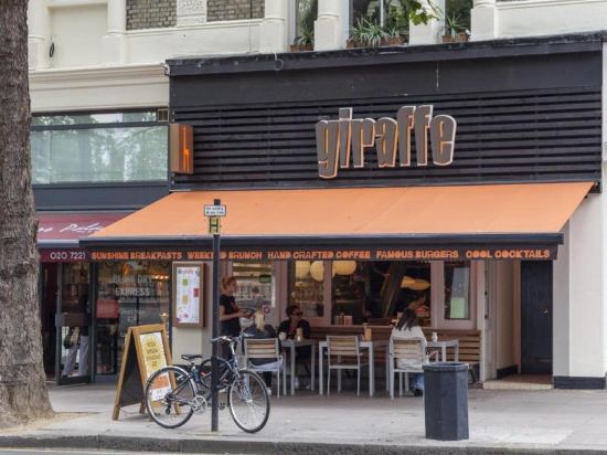 Scenic Shepherds Bush Home by Westfield London — 4-Star Luxury Hotel in London, United Kingdom