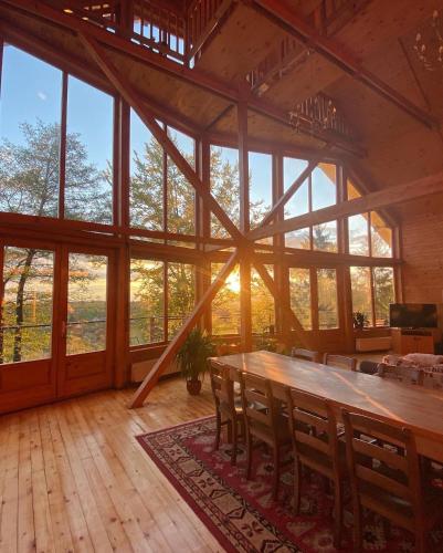 Carpathian Log Home — 4-Star Luxury Hotel in Bran, Romania