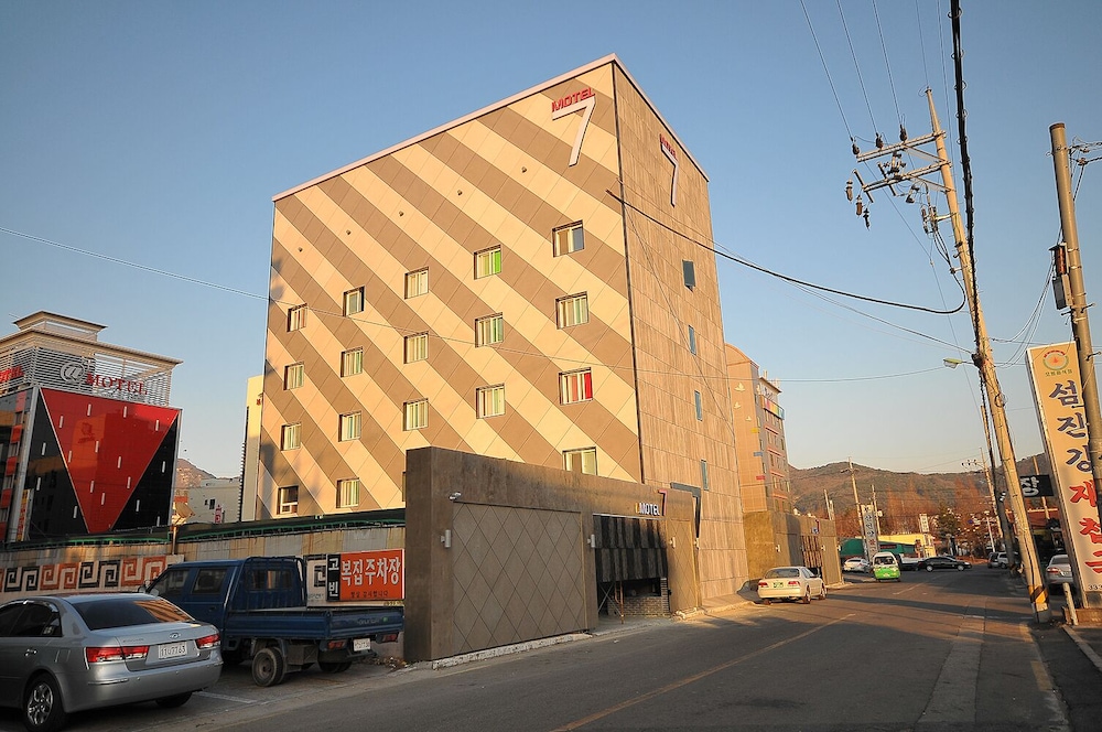 7 Motel in Kimhae, South Korea