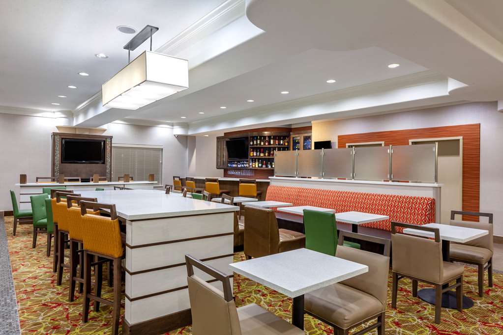 La Quinta Inn & Suites by Wyndham Houston Channelview - photo 40