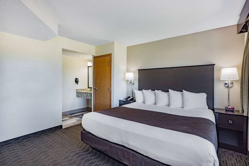 AmericInn by Wyndham Apple Valley - photo 12
