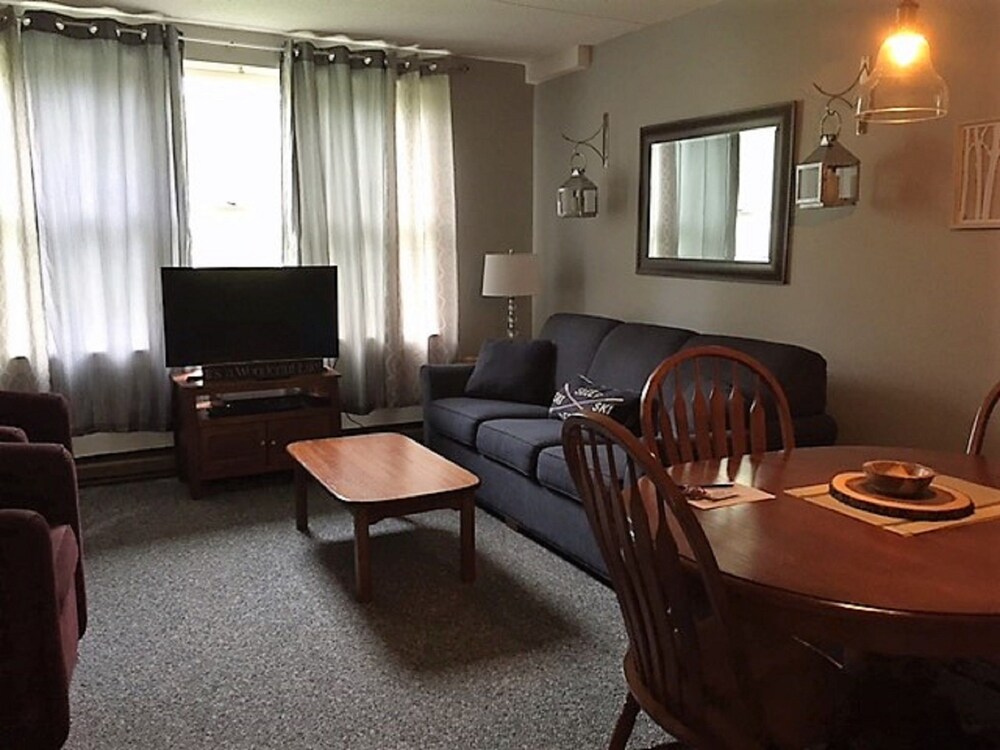 Golden Eagle Lodge Resort - photo 33