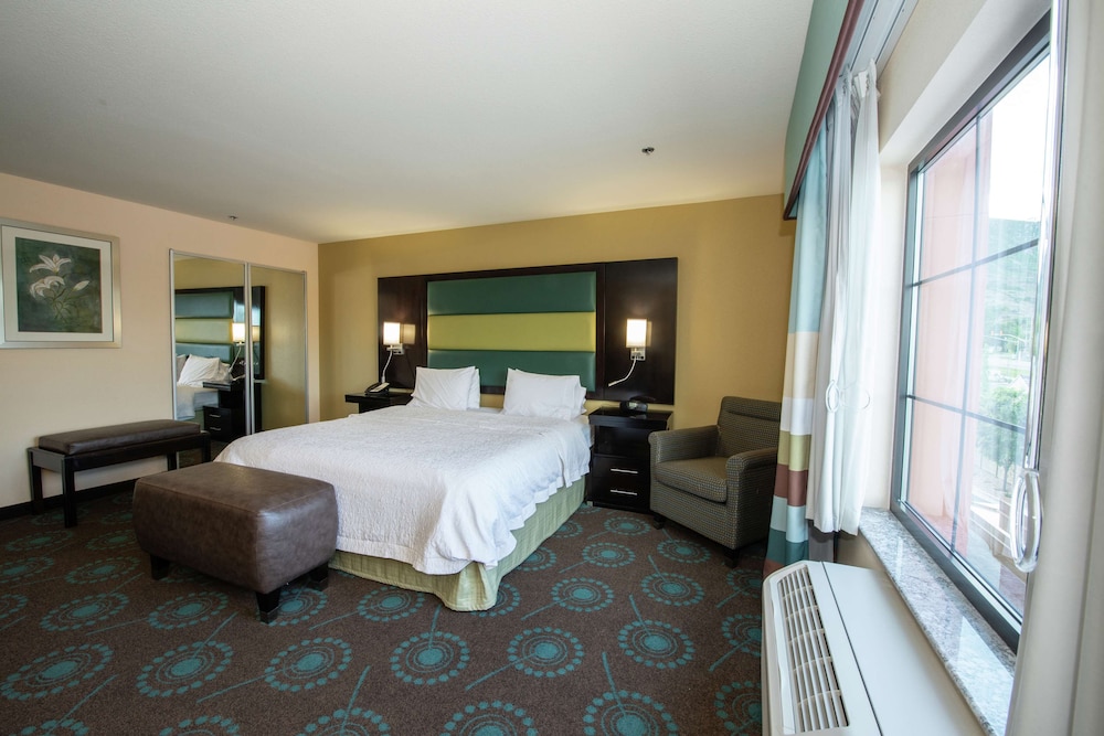 Hampton Inn & Suites Salt Lake City Farmington - photo 16