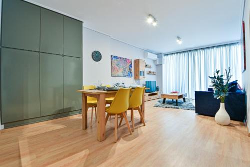 Beautiful New Apartment 5 Min From Piraeus Port — 4-Star Luxury Hotel in Piraeus, Greece