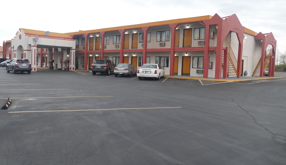 Allstate Inn Seymour - photo 15