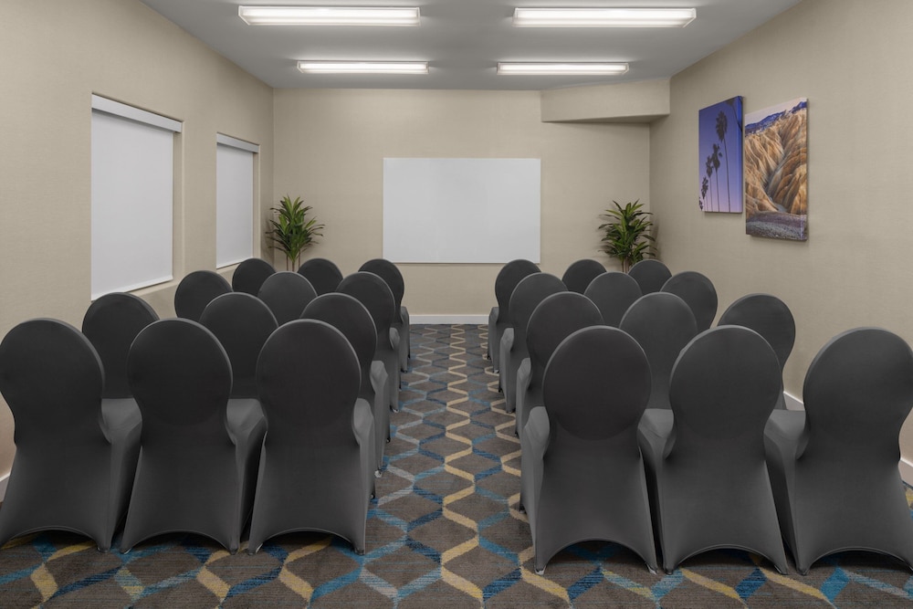 Residence Inn By Marriott Santa Clarita Valencia - photo 38