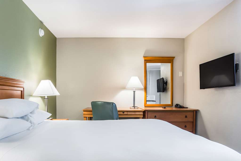 Americas Best Value Inn Lebanon MO - photo 31