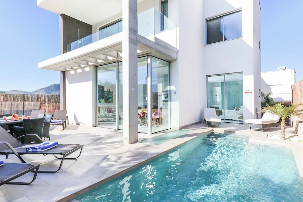 Las Dalias 1 — 4-Star Luxury Hotel in Atamaria, Spain