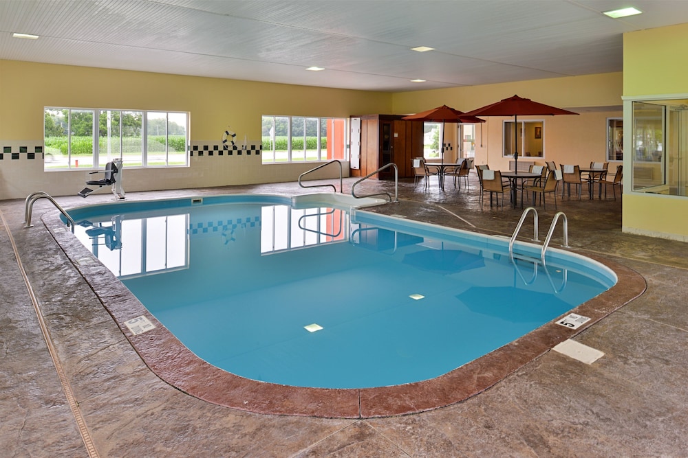 Red Roof Inn Sandusky Milan - photo 14