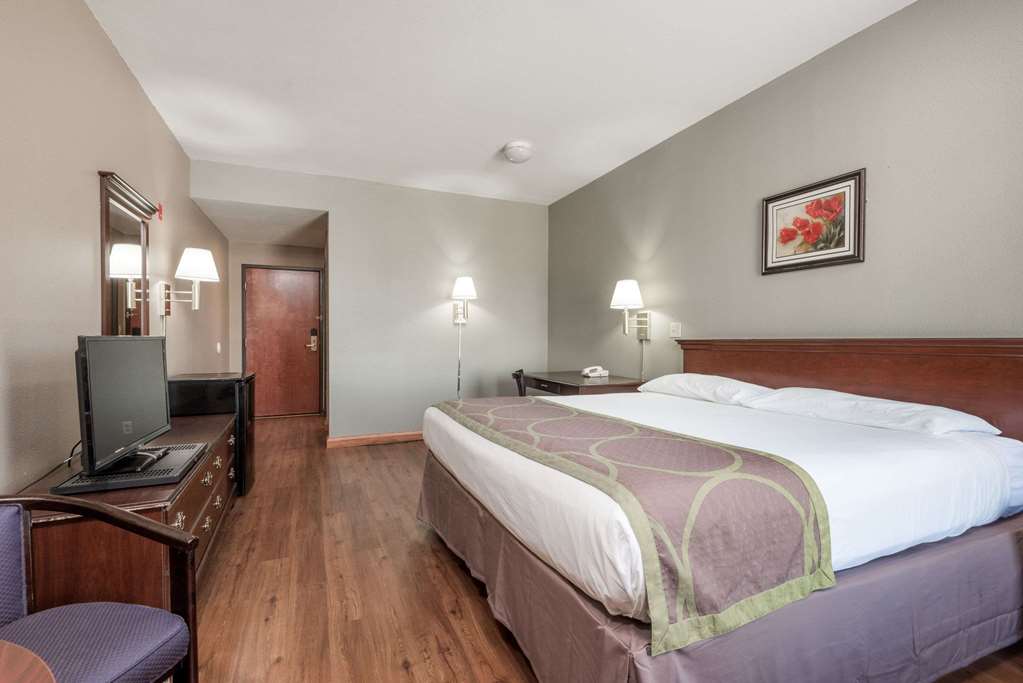 Super 8 by Wyndham Grayson - photo 12
