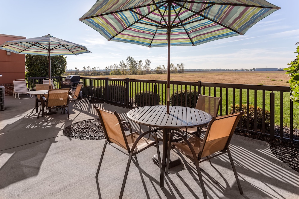 Holiday Inn Express Hotel & Suites Bowling Green by IHG - photo 26