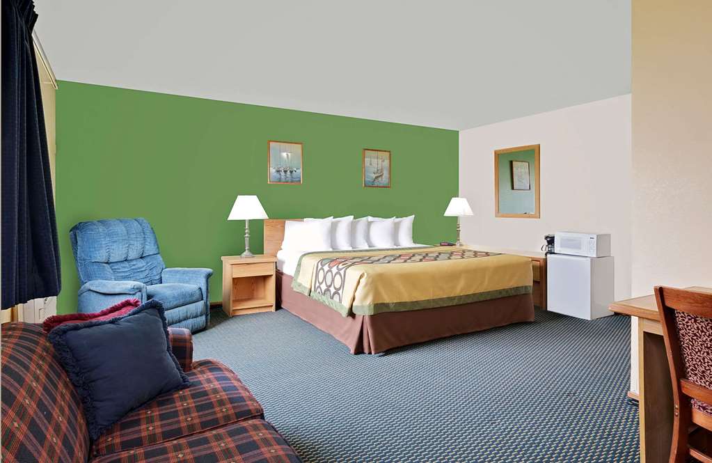 Super 8 by Wyndham Marshall - photo 12