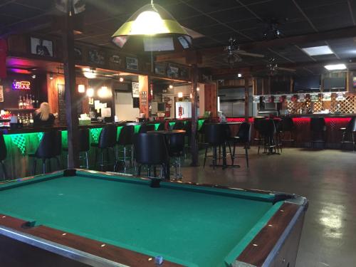 Gators Inn - photo 4