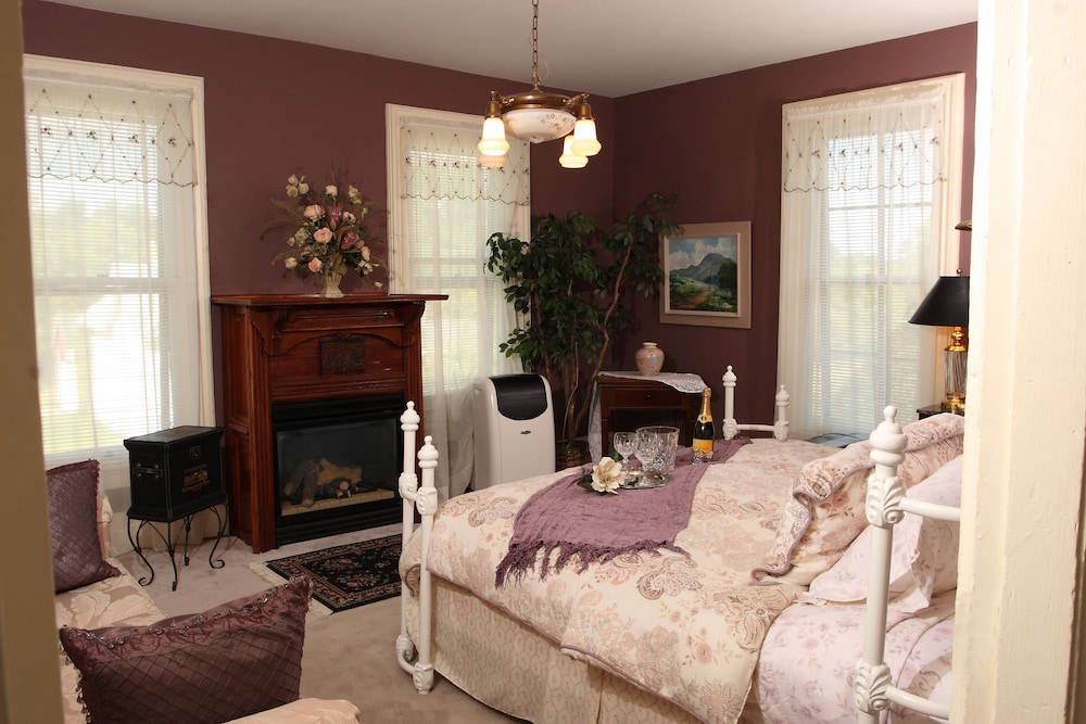 Apple Tree Lane Bed & Breakfast - photo 2