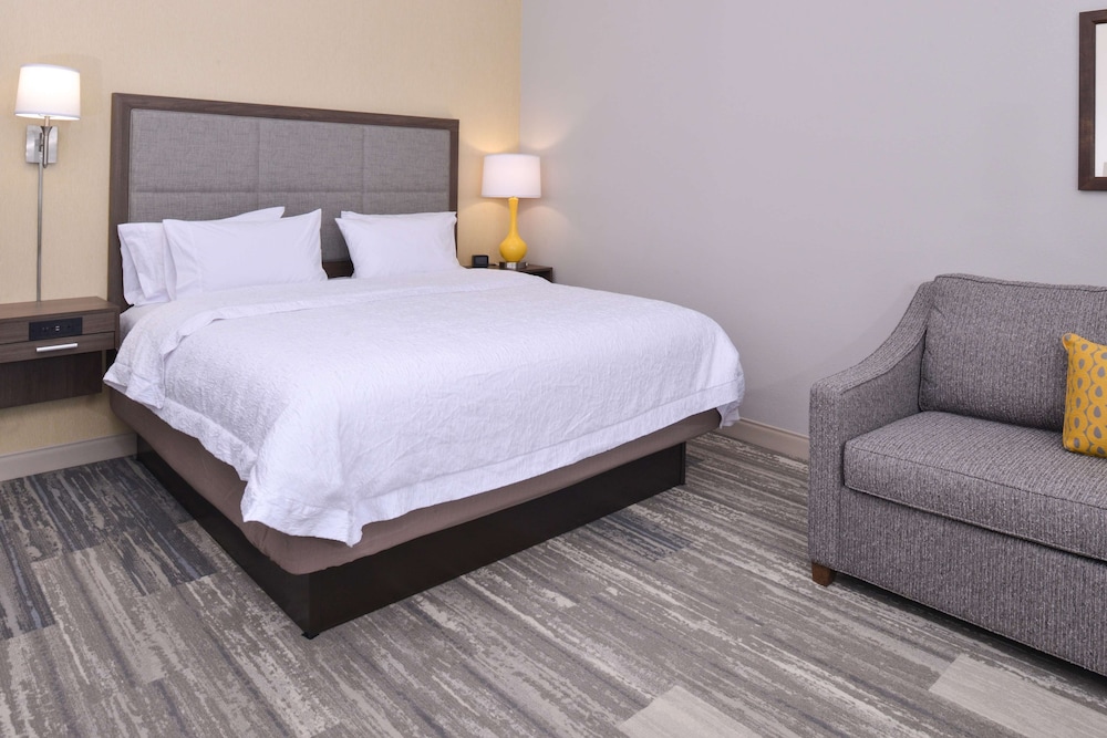 Hampton Inn & Suites Cincinnati Mason - photo 21