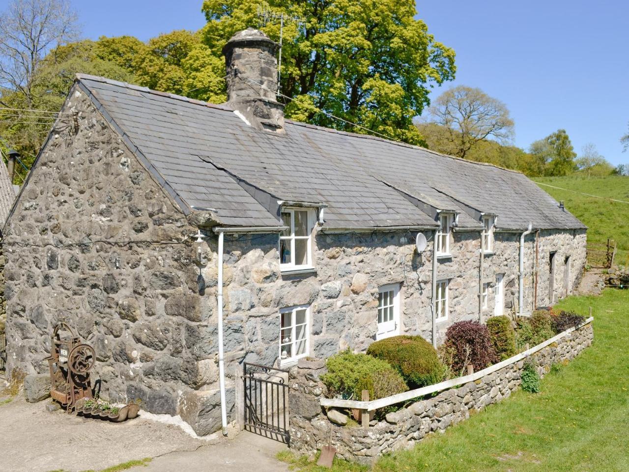 Hen Hafod - carbon neutral hotel in Bala
