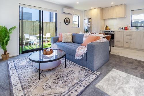 Beachside Bliss: 1 Bed 1 Bath — 4-Star Luxury Hotel in Christchurch, New Zealand
