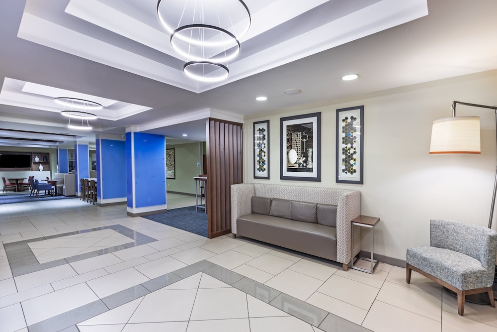 Holiday Inn Express Hotel and Suites Pryor by IHG - photo 43