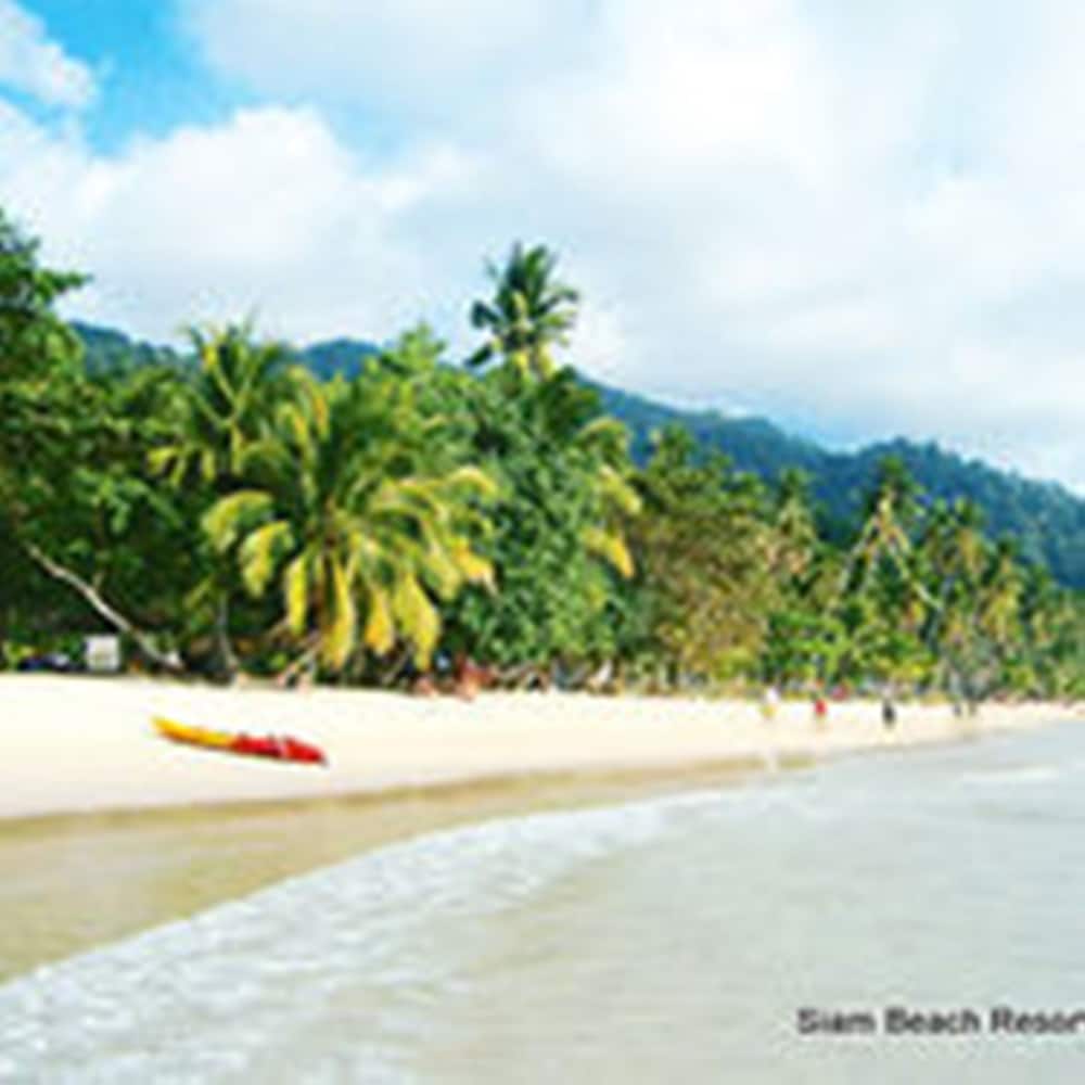 Siam Beach Resort in Ko Chang Tai, Thailand