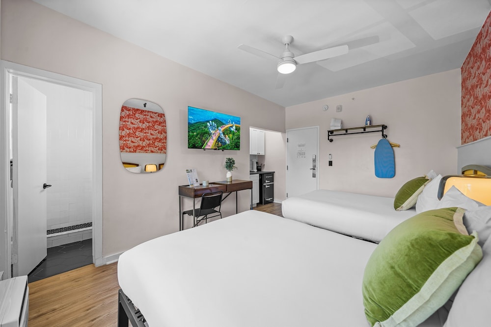 Greenview Hotel by Lowkl - photo 28